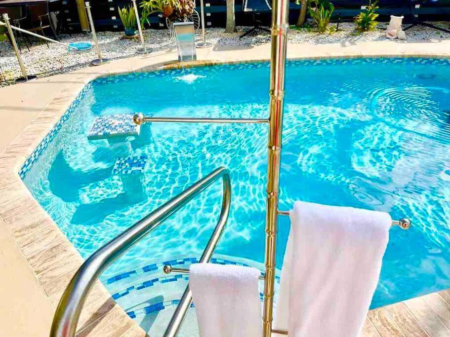 Jungle To Beach 4 R 3 Bedroom Family And Pet Heated Pool N Airport N Beach N Hard Rock Fort Lauderdale Exterior foto